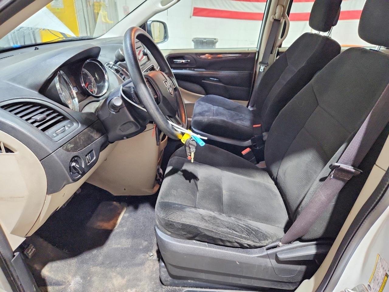 2015 DODGE GRAND CARAVAN SE — Фото 7 из 13