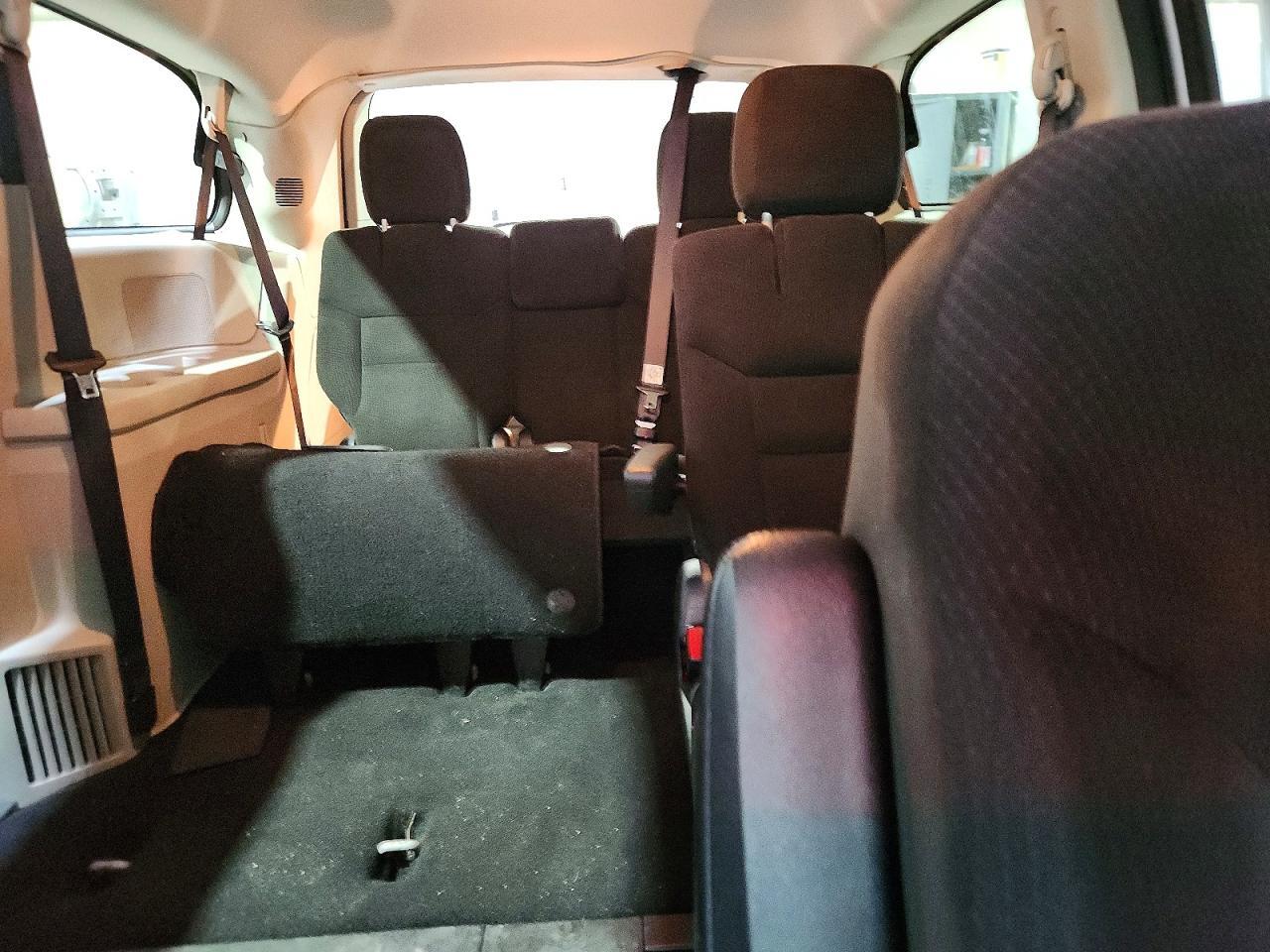 2015 DODGE GRAND CARAVAN SE — Фото 10 из 13