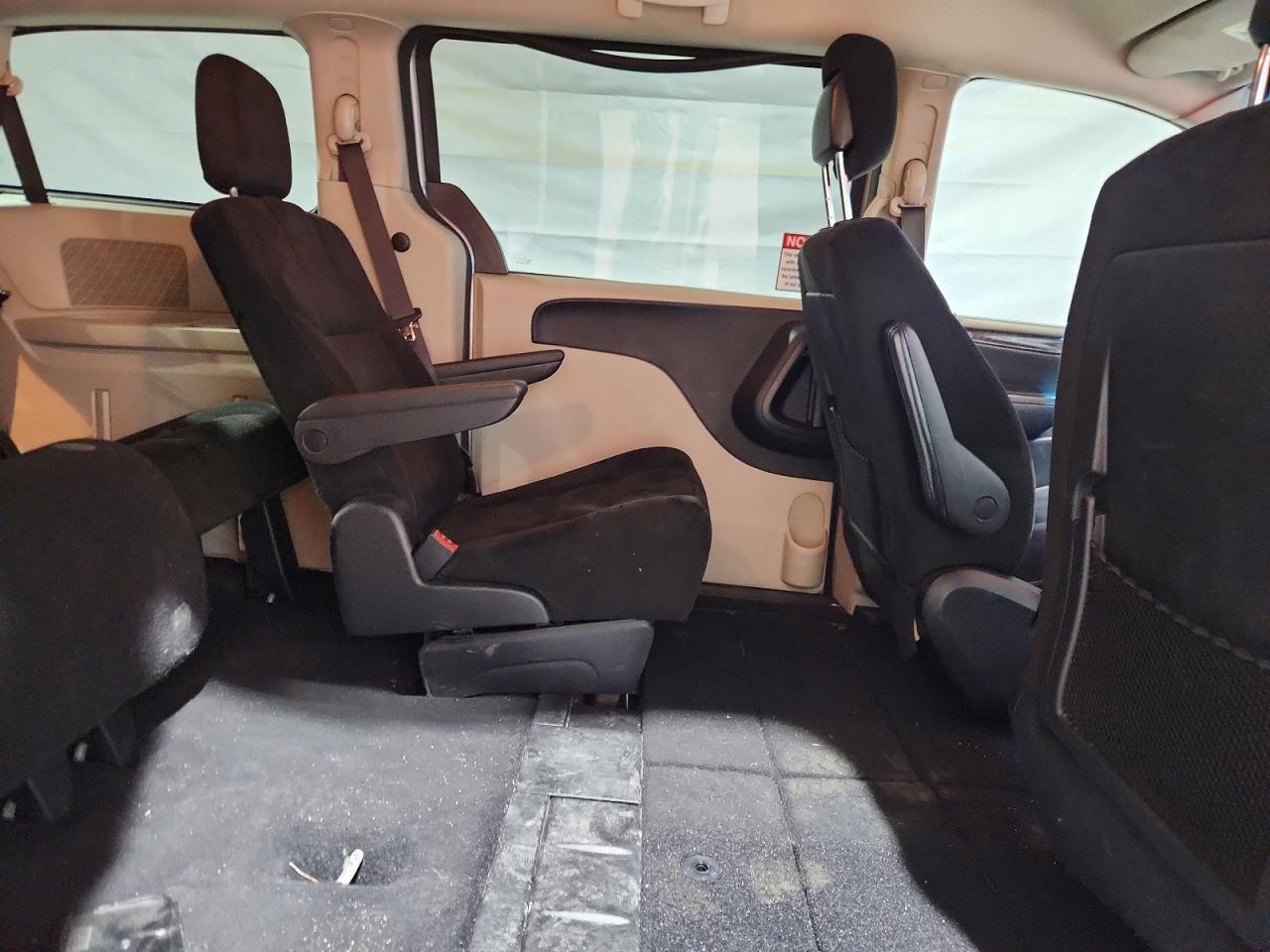 2015 DODGE GRAND CARAVAN SE — Фото 11 из 13