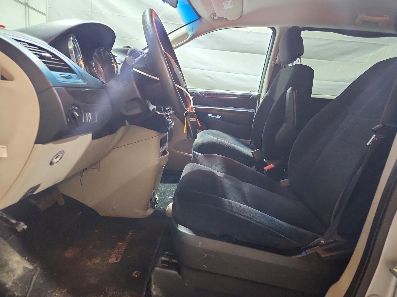 2015 DODGE GRAND CARAVAN SE — Фото 7 из 13