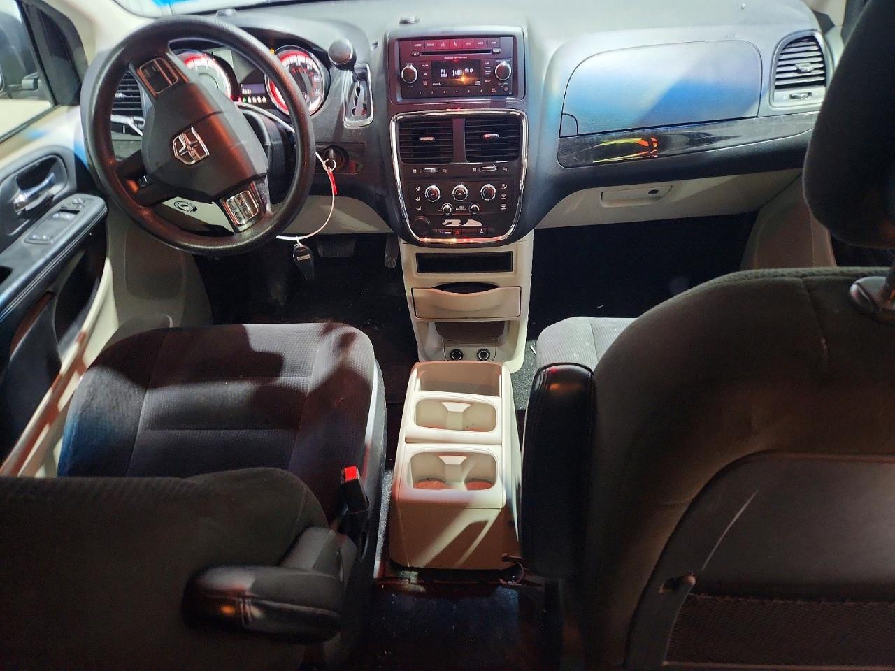 2015 DODGE GRAND CARAVAN SE — Фото 8 из 13