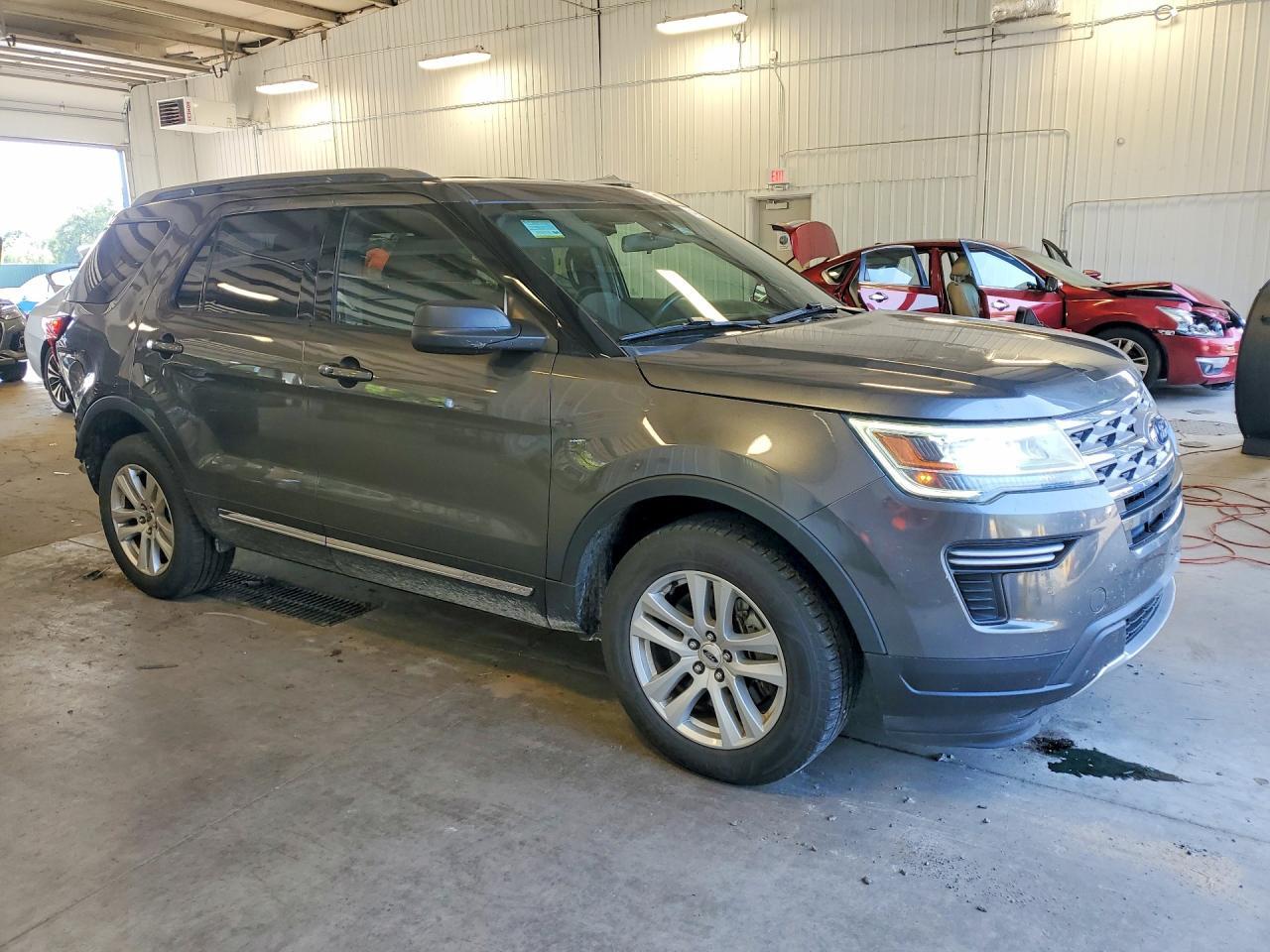 2018 FORD EXPLORER XLT — Фото 4 из 13