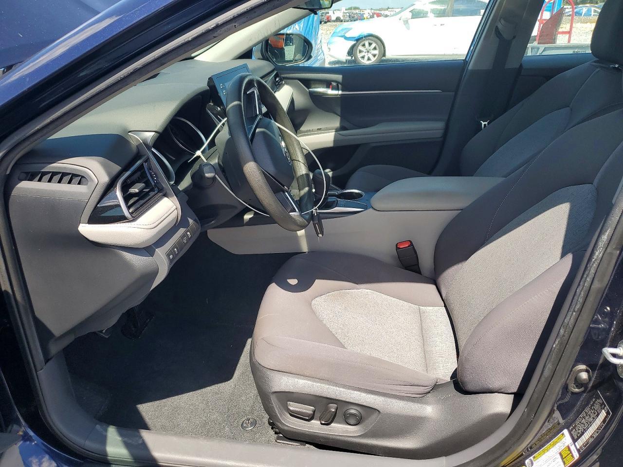 2022 TOYOTA CAMRY LE — Фото 7 из 12