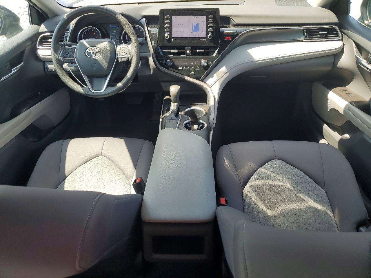 2022 TOYOTA CAMRY LE — Фото 8 из 12