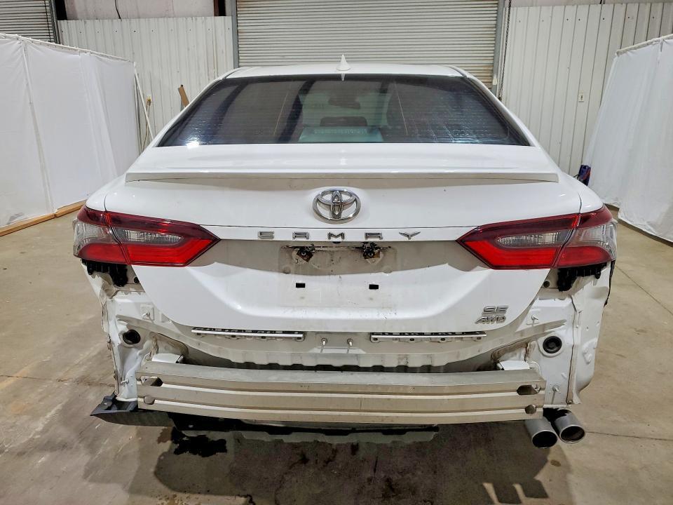 2022 TOYOTA CAMRY SE — Фото 6 из 12