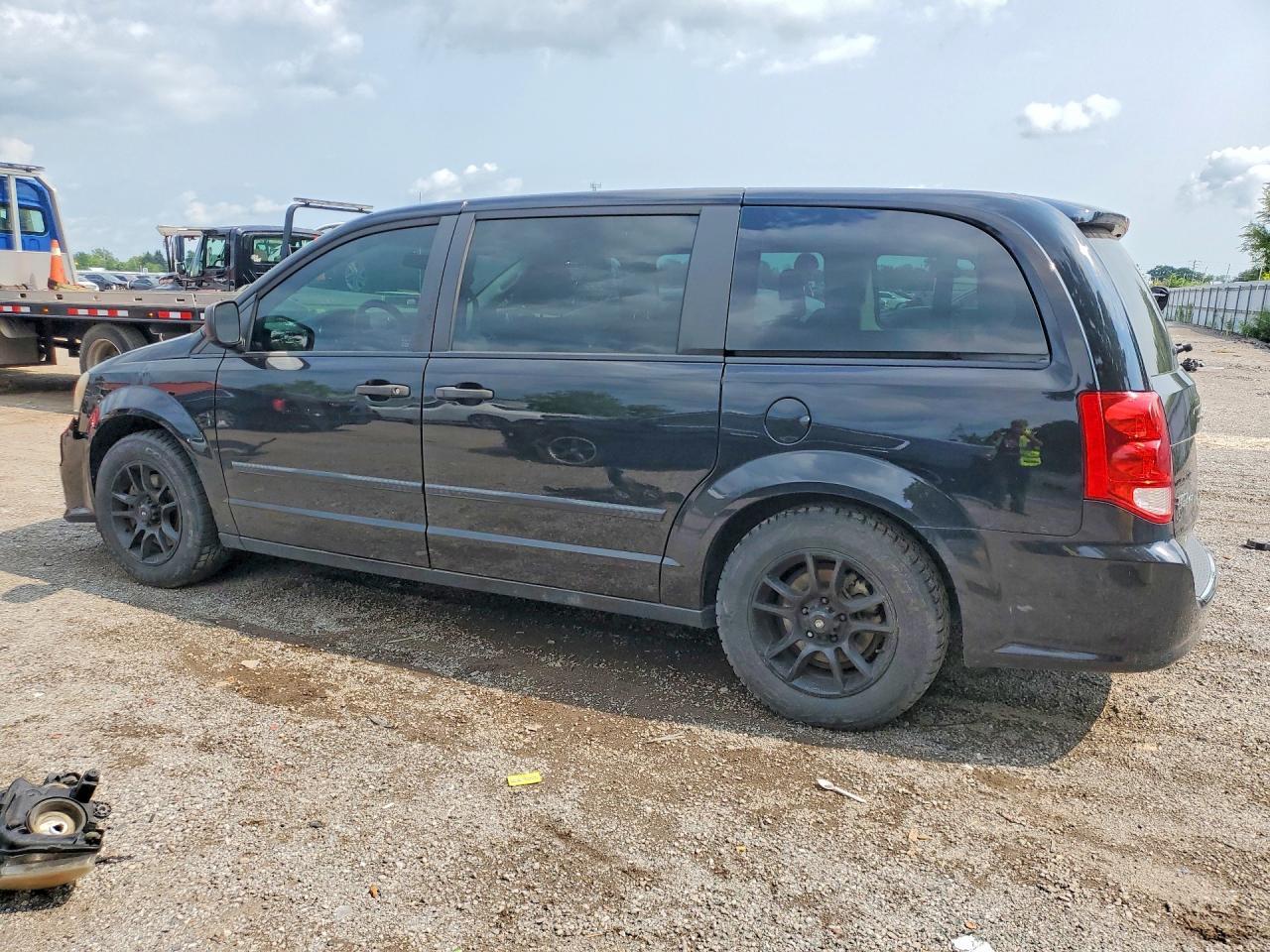 2015 DODGE GRAND CARAVAN SE — Фото 2 из 14