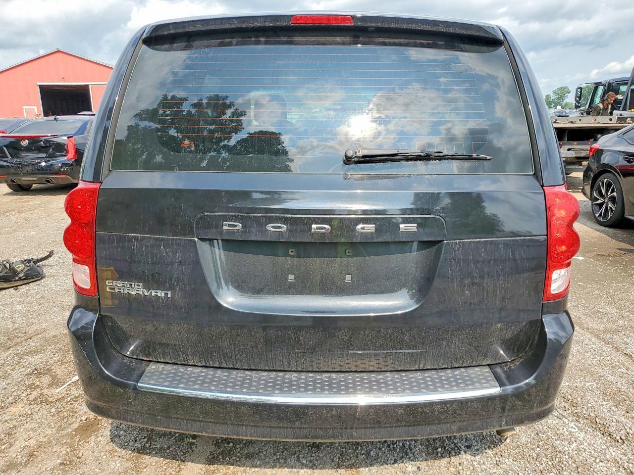 2015 DODGE GRAND CARAVAN SE — Фото 6 из 14
