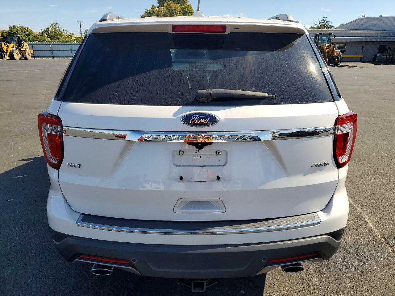 2018 FORD EXPLORER XLT — Фото 6 из 12
