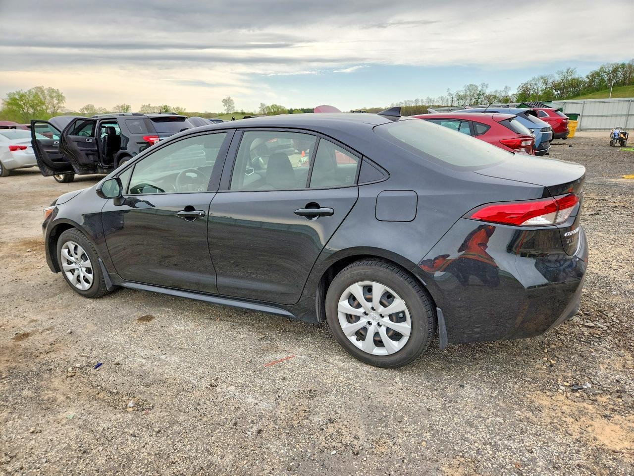 2022 TOYOTA COROLLA LE — Фото 2 из 12