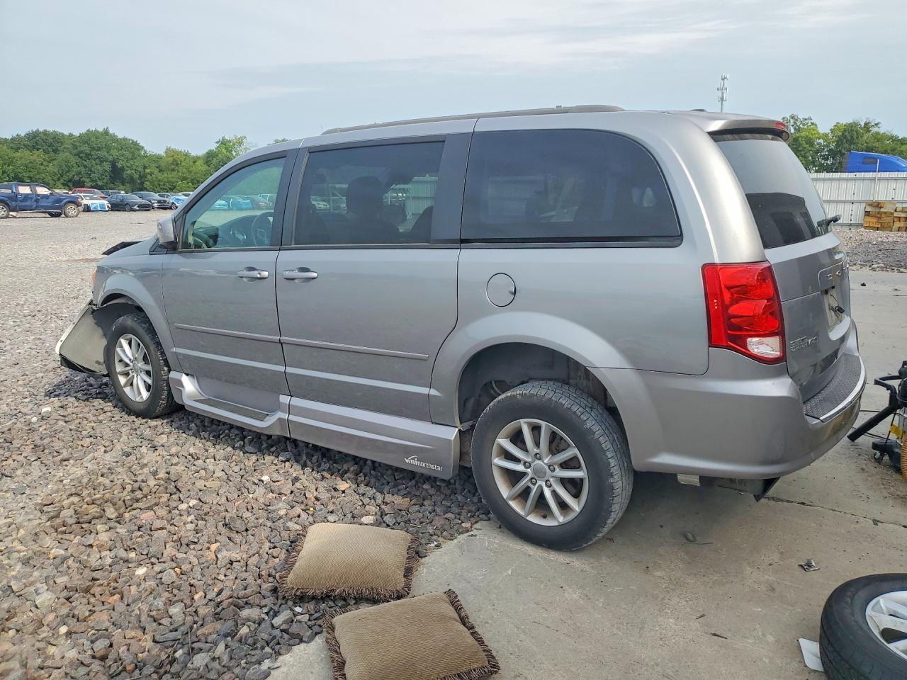 2C4RDGCG1FR533440 2015 DODGE GRAND CARAVAN photo no. 2