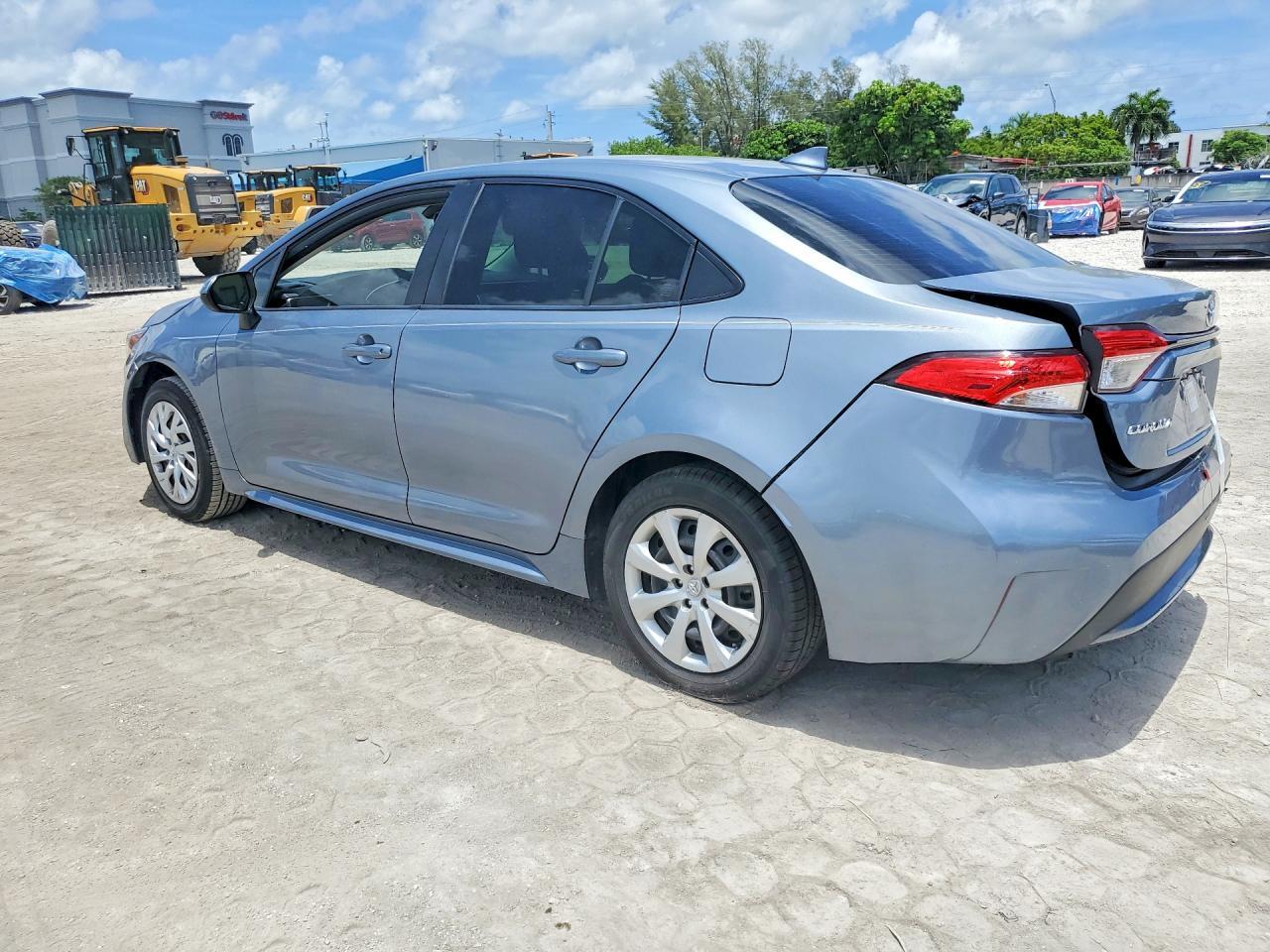 2022 TOYOTA COROLLA LE — Фото 2 из 12
