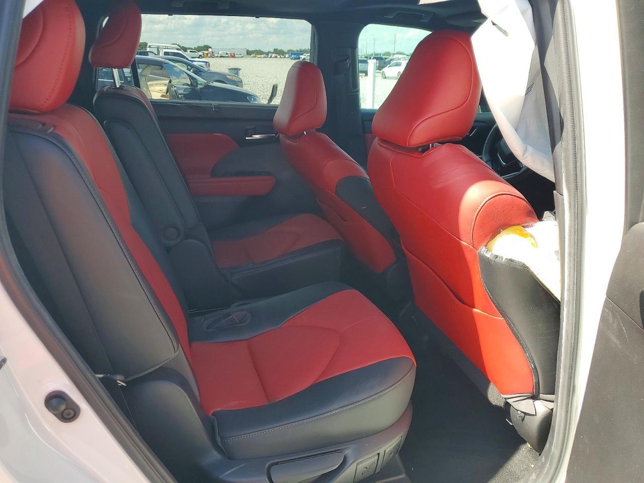 2022 TOYOTA HIGHLANDER — Фото 10 из 12