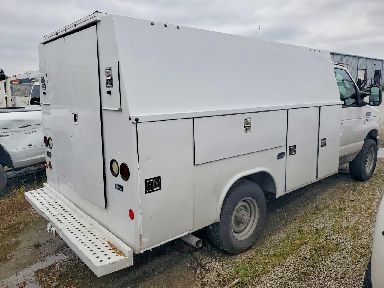 2015 FORD ECONOLINE E350 SUPER DUTY CUTAWAY VAN — Фото 3 из 13