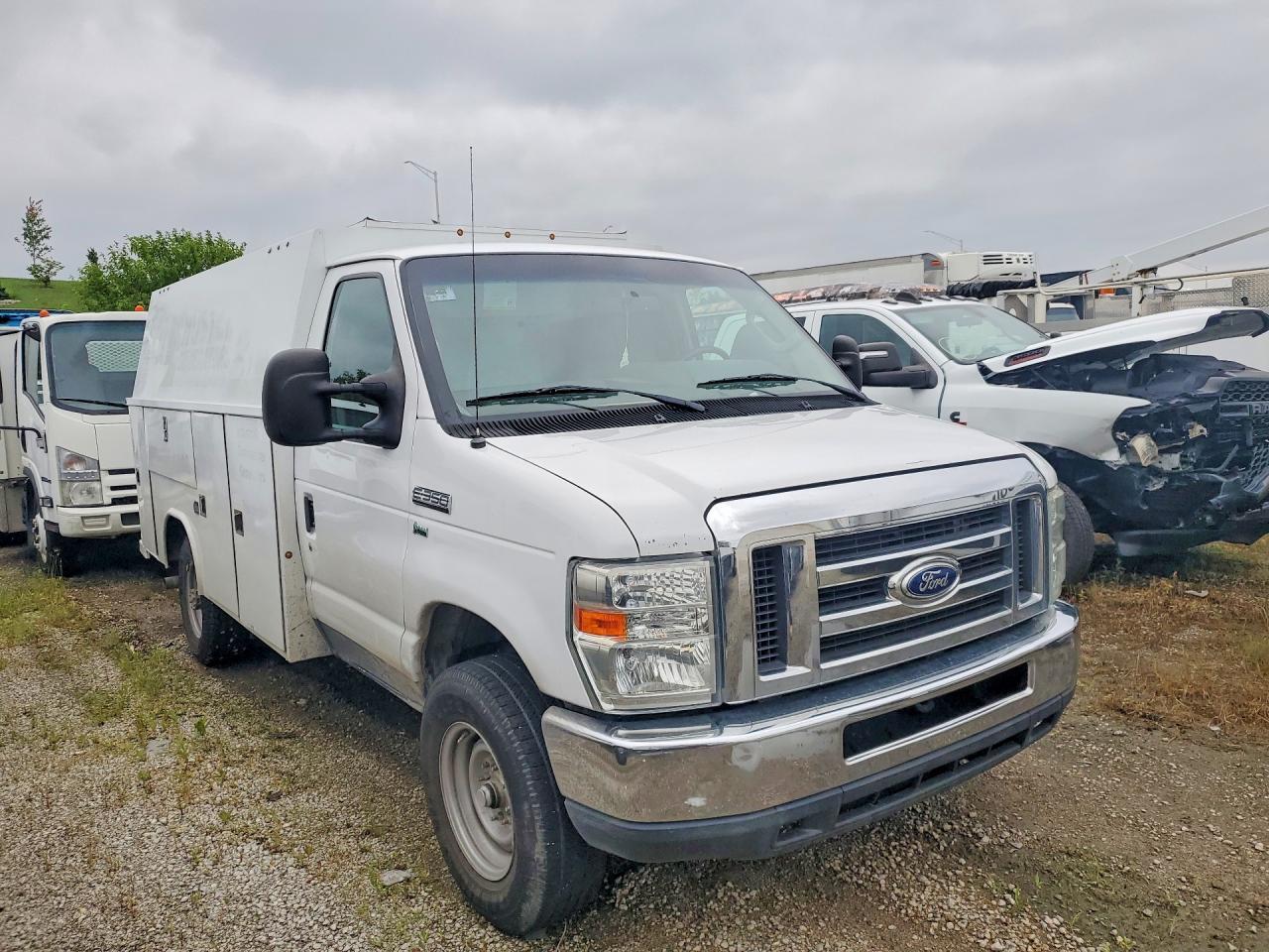 2015 FORD ECONOLINE E350 SUPER DUTY CUTAWAY VAN — Фото 4 из 13