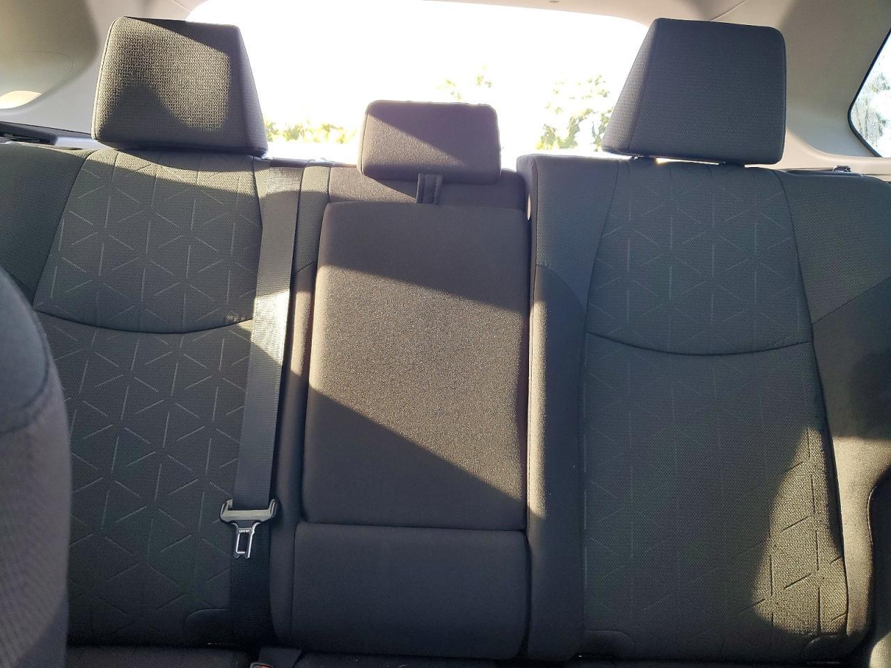 2022 TOYOTA RAV4 XLE — Фото 10 из 13