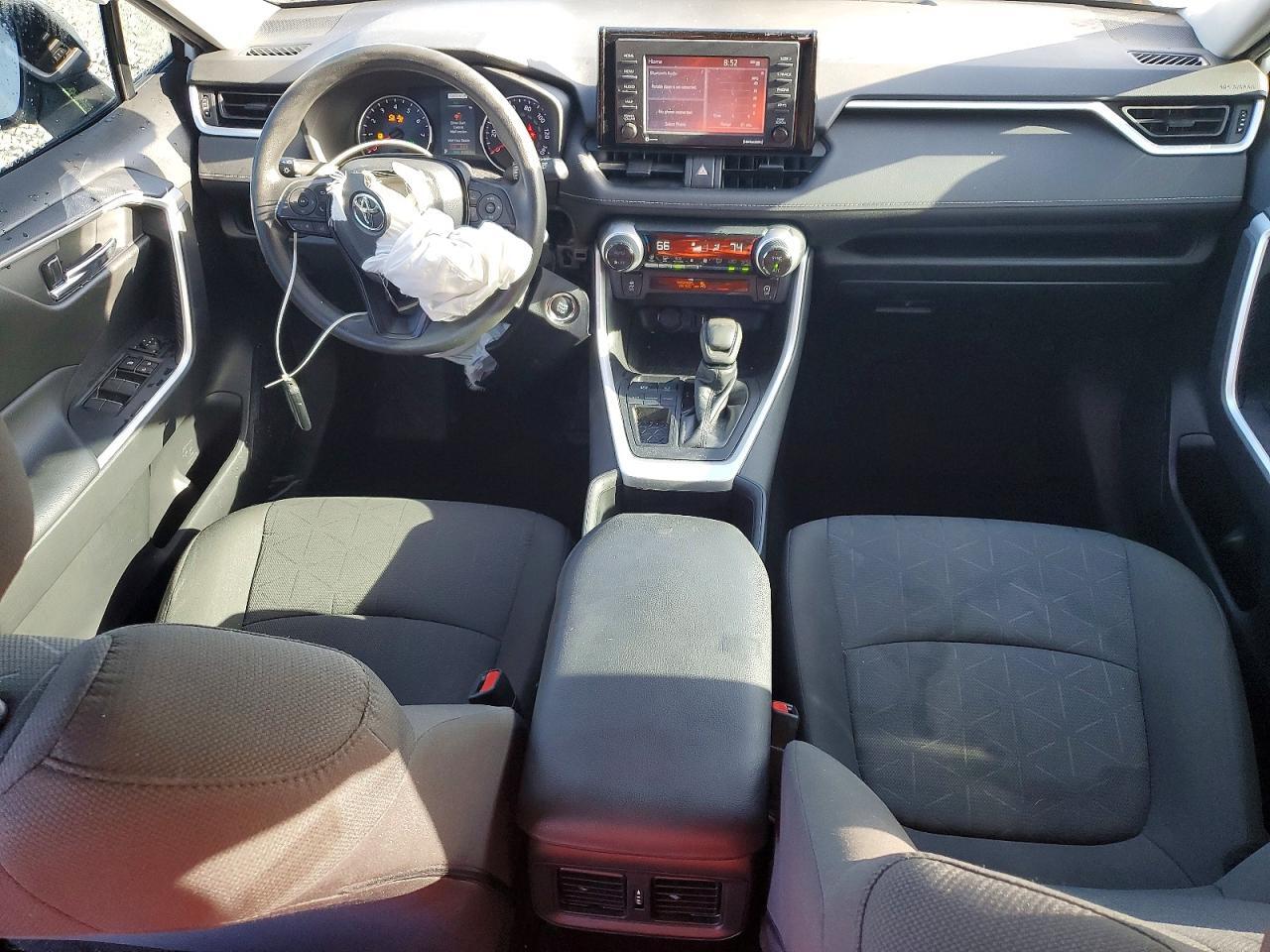 2022 TOYOTA RAV4 XLE — Фото 8 из 13
