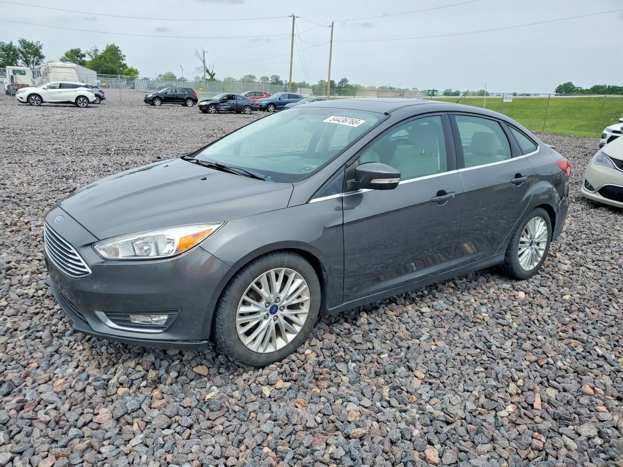 1FADP3J21JL293928 2018 FORD FOCUS photo no. 1