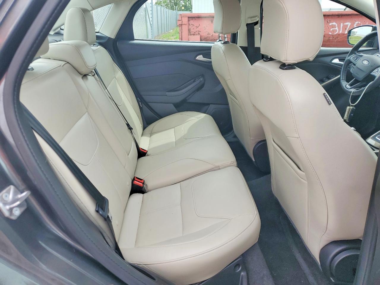 1FADP3J21JL293928 2018 FORD FOCUS photo no. 10