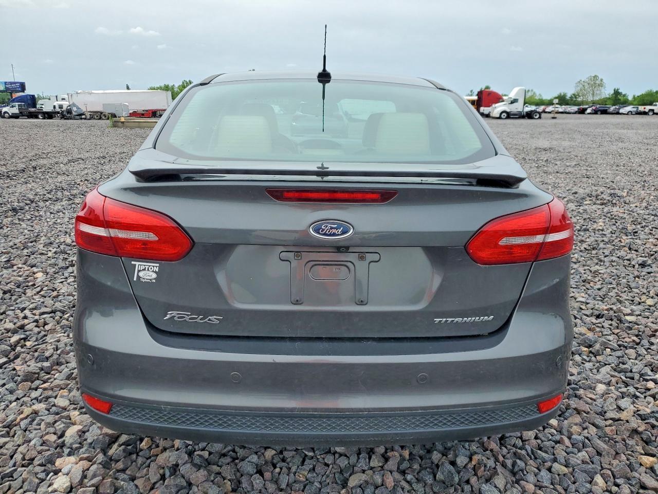 1FADP3J21JL293928 2018 FORD FOCUS photo no. 6