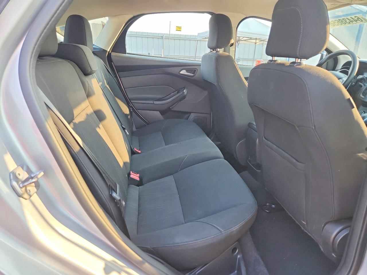 1FADP3K2XJL322101 2018 FORD FOCUS photo no. 10