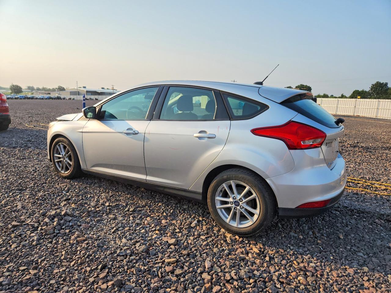 1FADP3K2XJL322101 2018 FORD FOCUS photo no. 2
