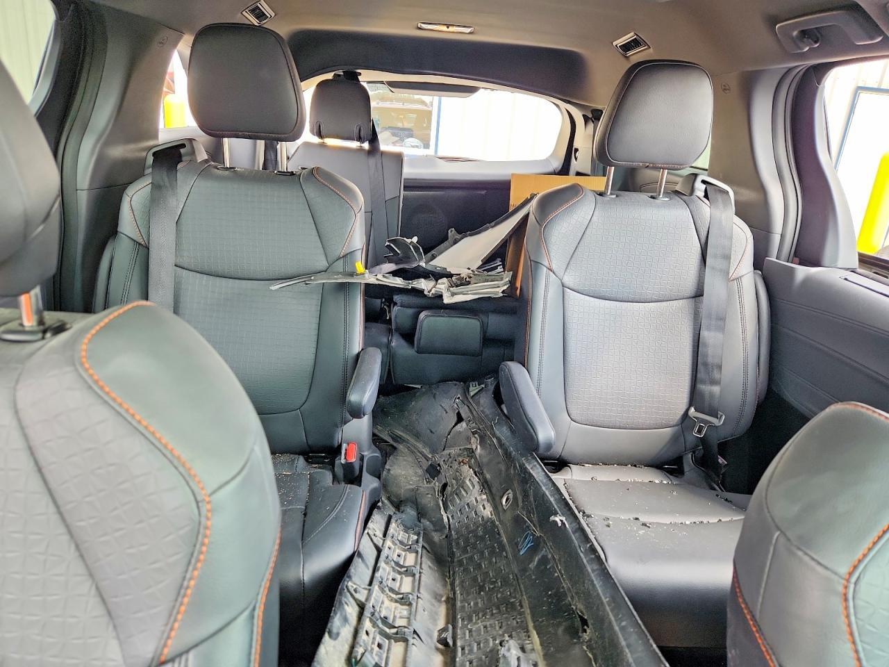 2022 TOYOTA SIENNA XSE — Фото 10 из 13
