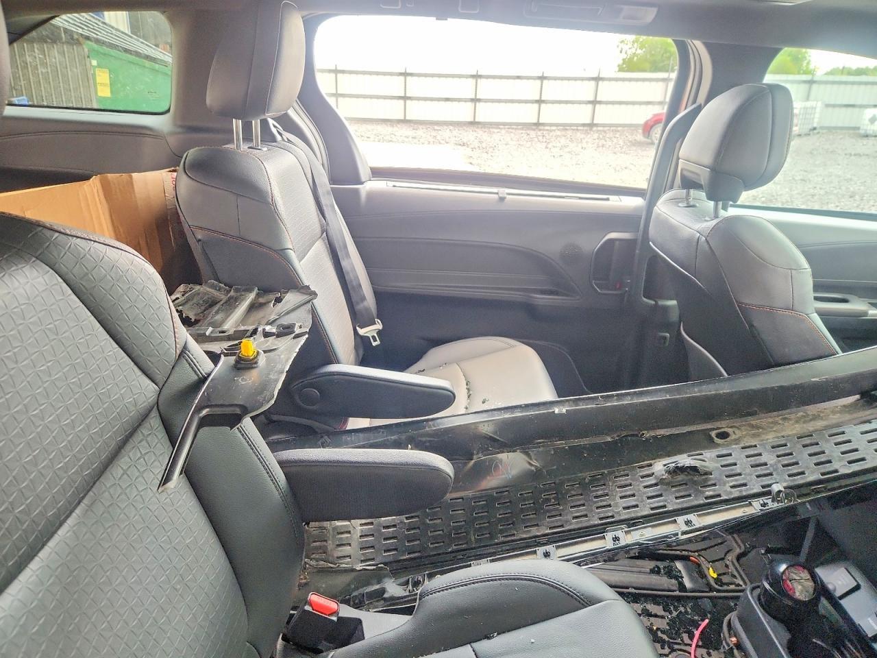 2022 TOYOTA SIENNA XSE — Фото 11 из 13