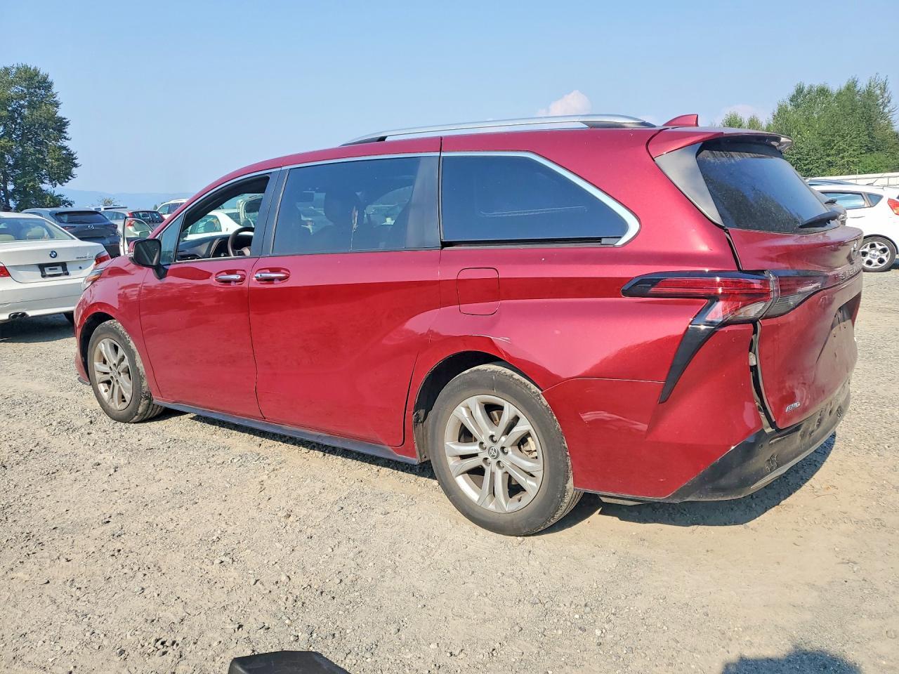 2022 TOYOTA SIENNA PLATINUM 7-PASSENGER — Фото 2 из 14