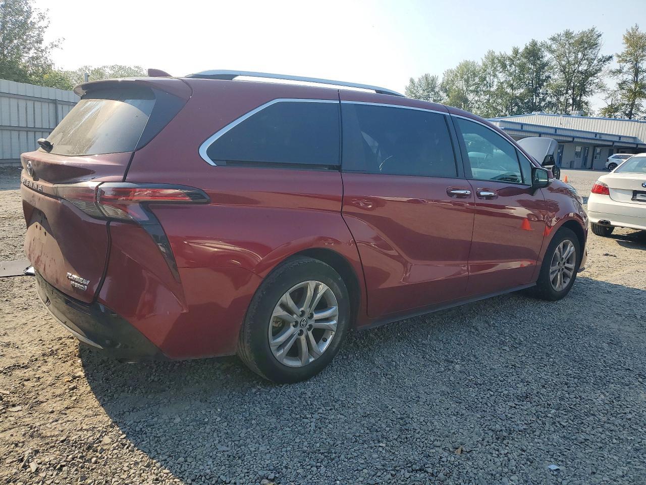 2022 TOYOTA SIENNA PLATINUM 7-PASSENGER — Фото 3 из 14