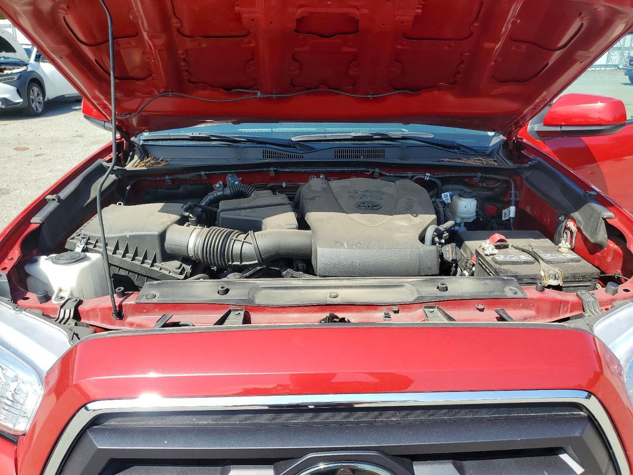 2022 TOYOTA TACOMA SR5 V6 — Фото 11 из 13