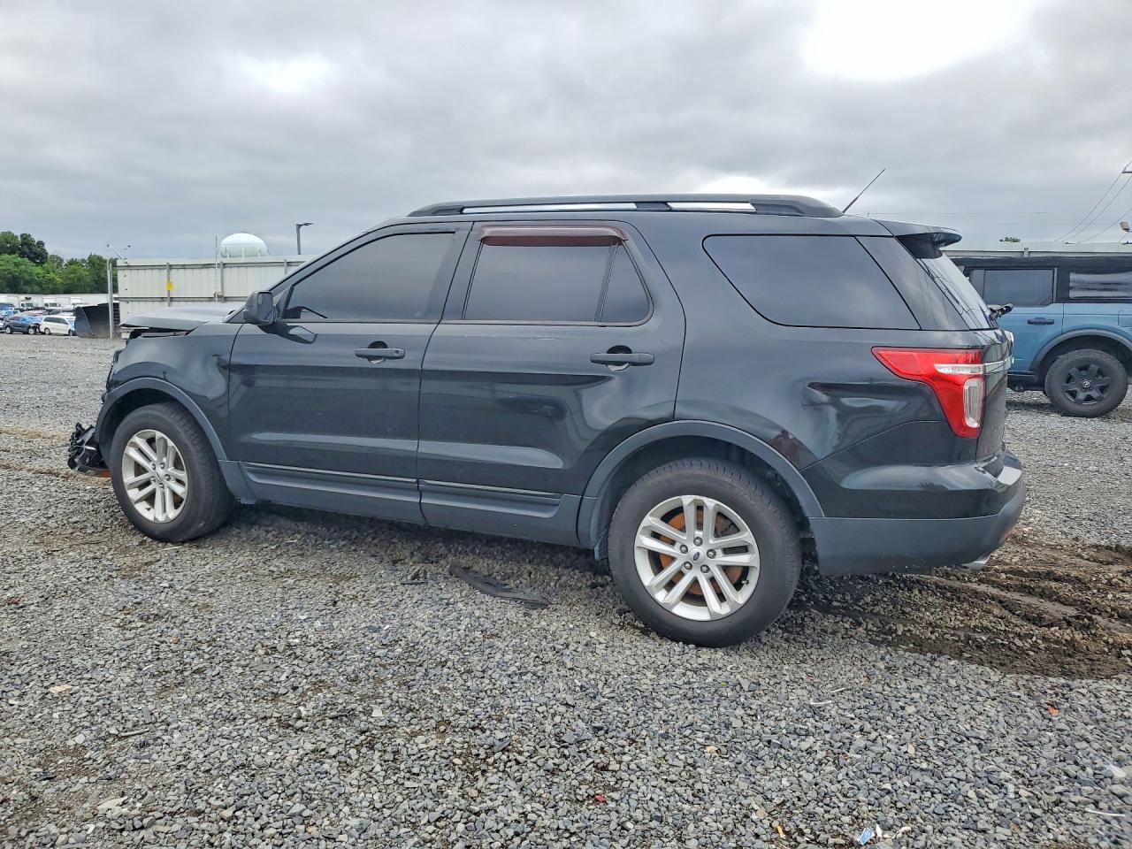 1FM5K8B89FGA41773 2015 FORD EXPLORER photo no. 2