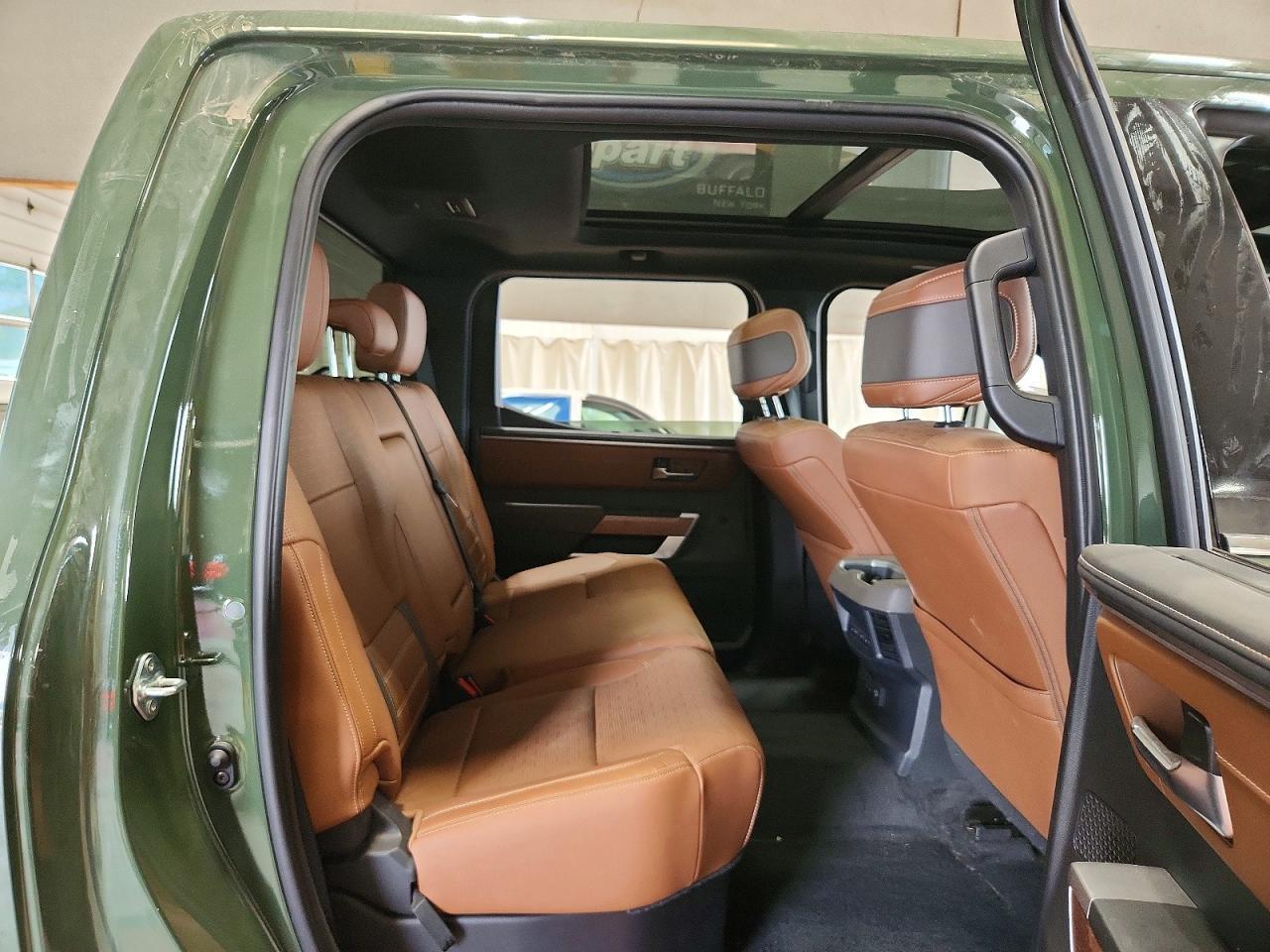 2022 TOYOTA TUNDRA 1794 EDITION — Фото 11 из 12