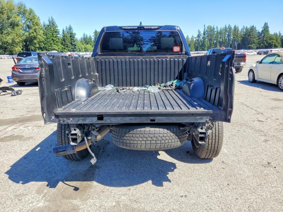2022 TOYOTA TUNDRA PLATINUM HV — Фото 6 из 13