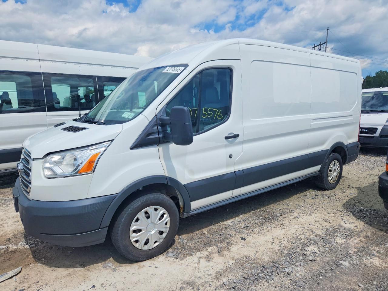 1FTYE2CM2JKA16477 2018 FORD TRANS 150 photo no. 1