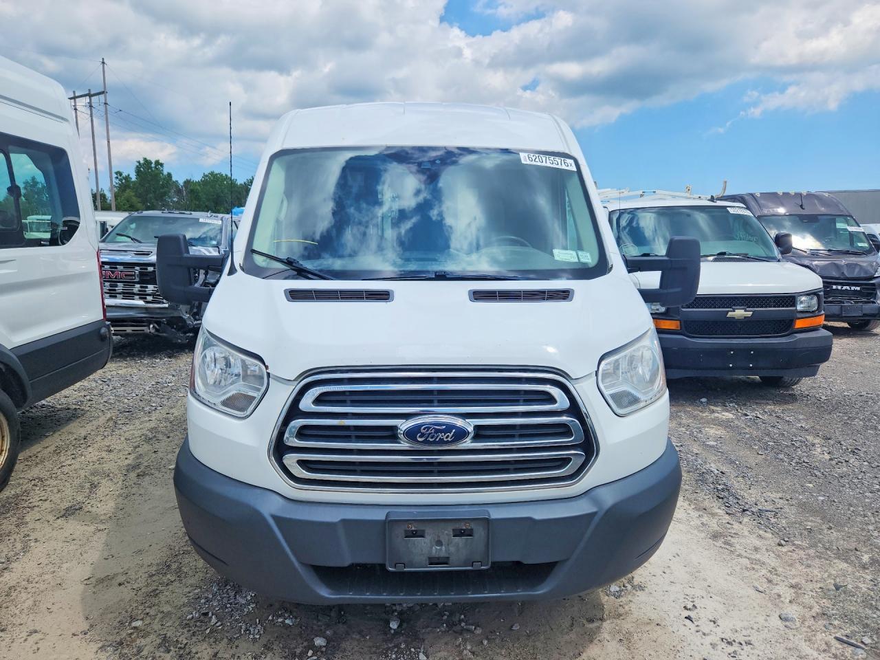 1FTYE2CM2JKA16477 2018 FORD TRANS 150 photo no. 5