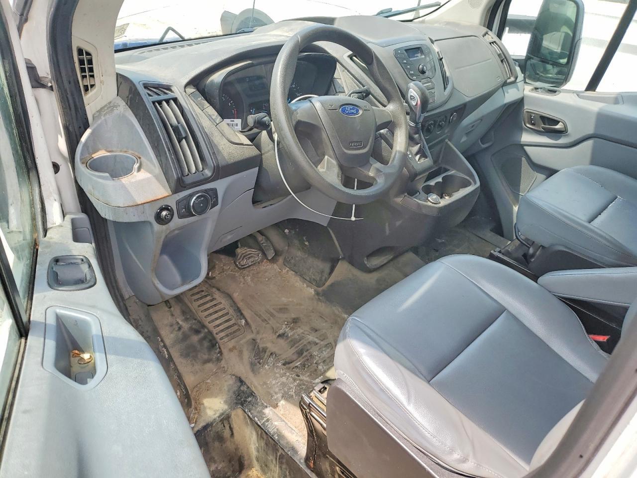 1FTYE2CM2JKA16477 2018 FORD TRANS 150 photo no. 8