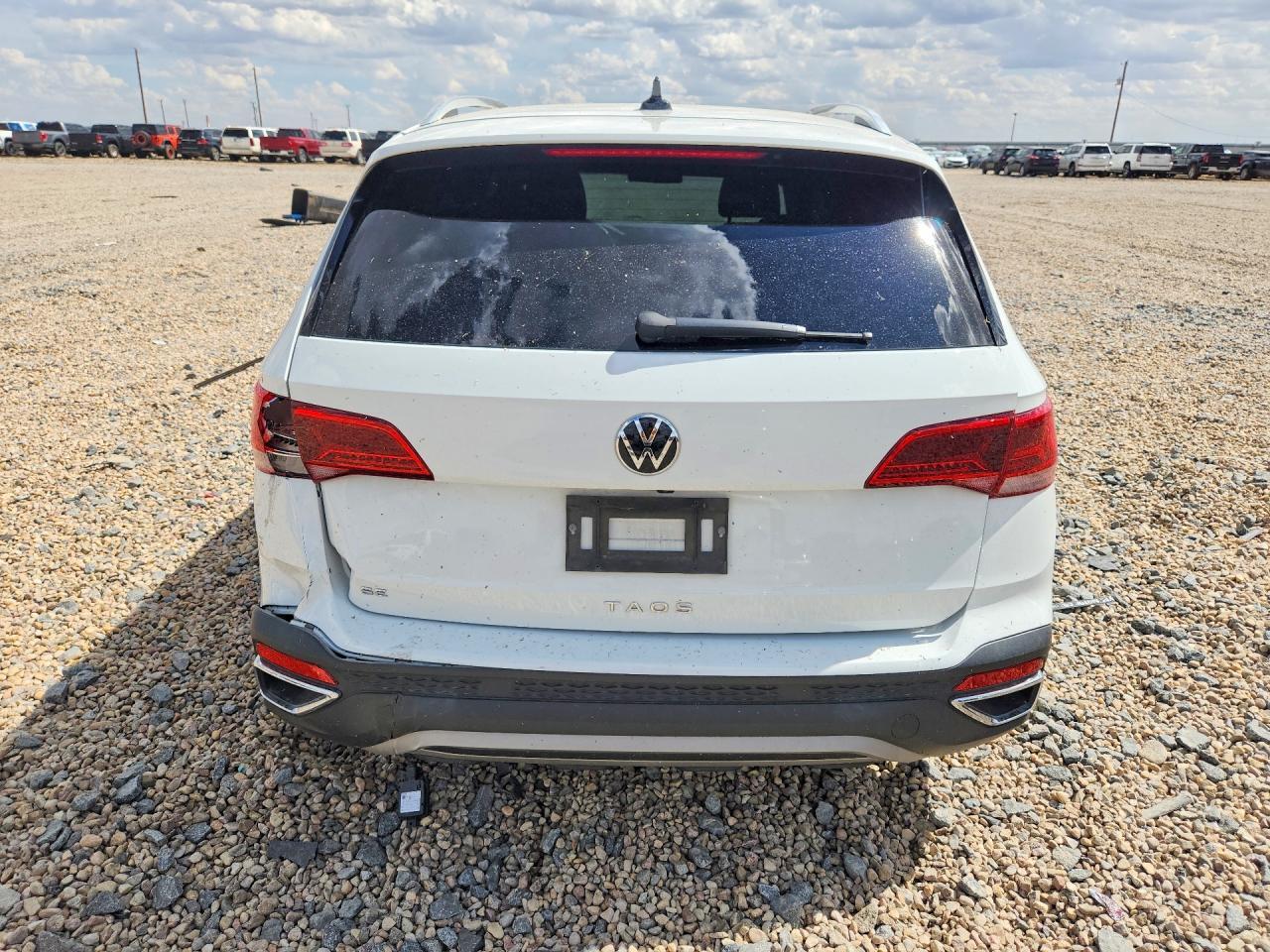 2022 VOLKSWAGEN TAOS SE — Фото 6 из 13