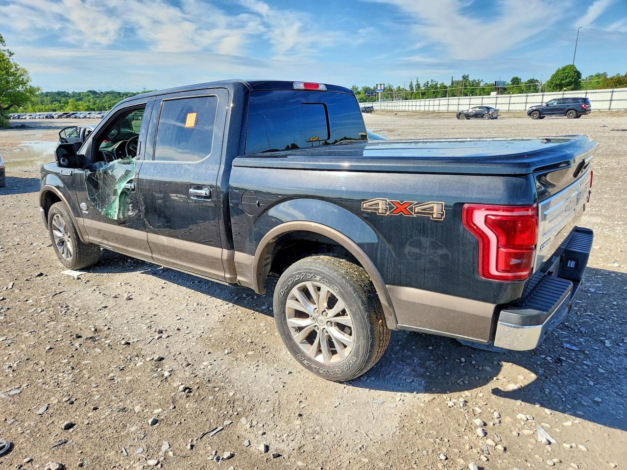 1FTEW1EG0FFC61764 2015 FORD F150 photo no. 2