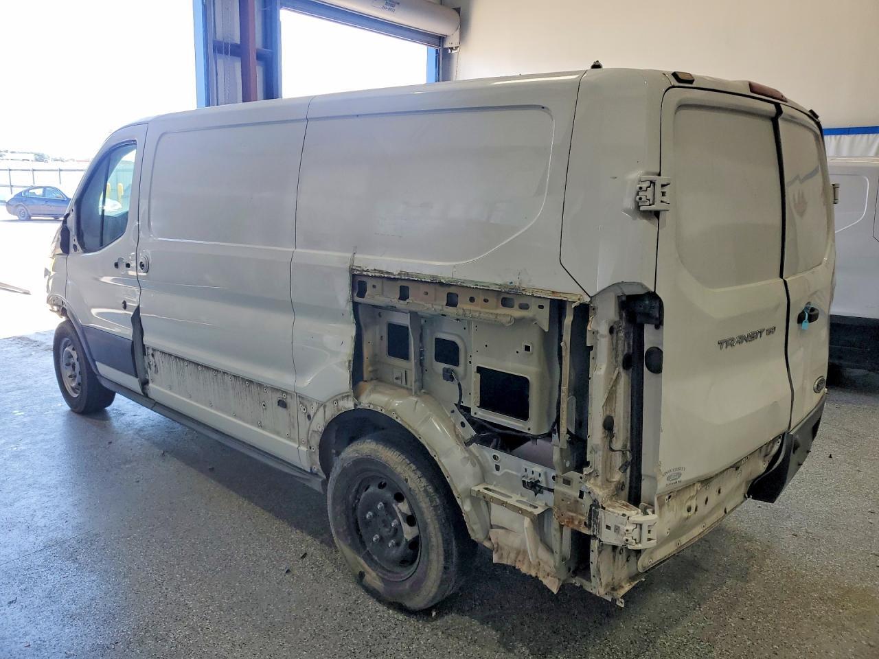 2018 FORD TRANSIT T-150 — Фото 2 из 13