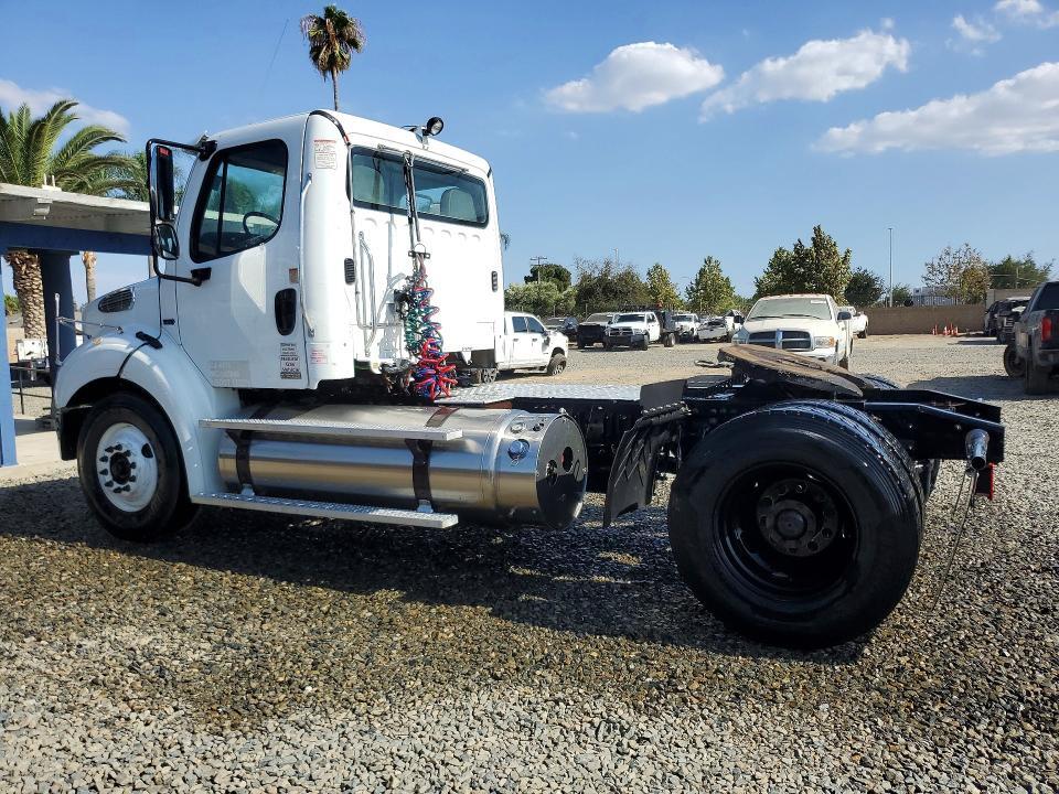 2018 FREIGHTLINER BUSINESS CLASS M2 SEMI TRUCK — Фото 2 из 12