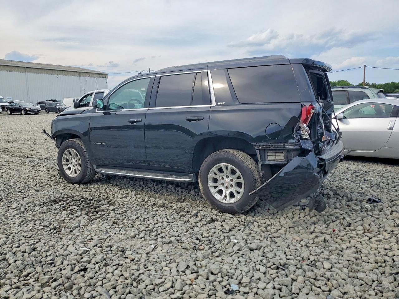 2018 GMC YUKON SLT — Фото 2 из 13