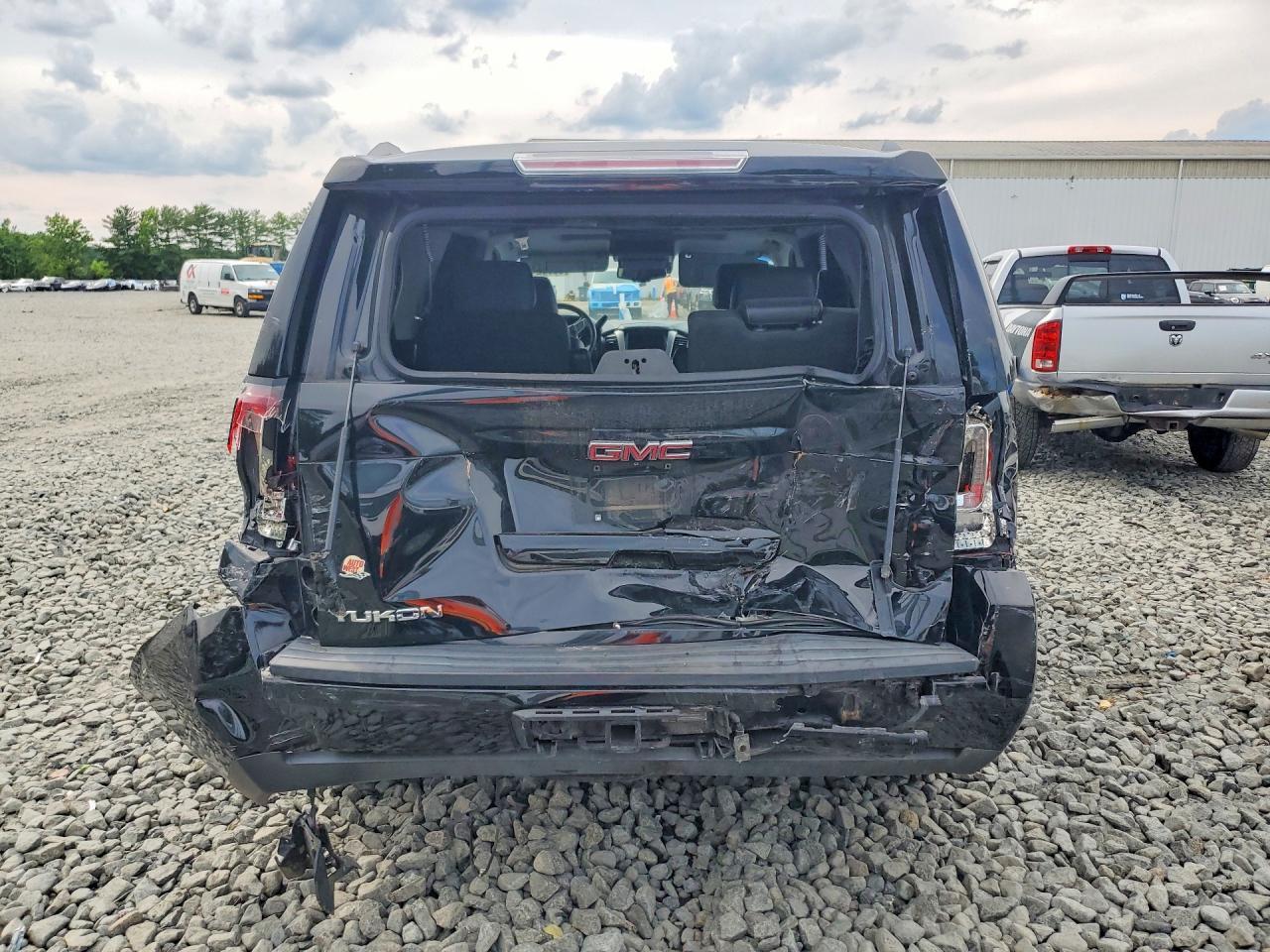 2018 GMC YUKON SLT — Фото 6 из 13