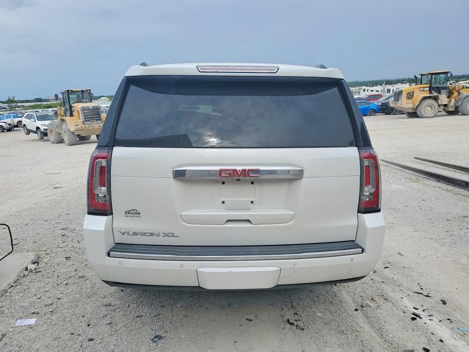 1GKS2HKJXJR124009 2018 GMC YUKON XL photo no. 6