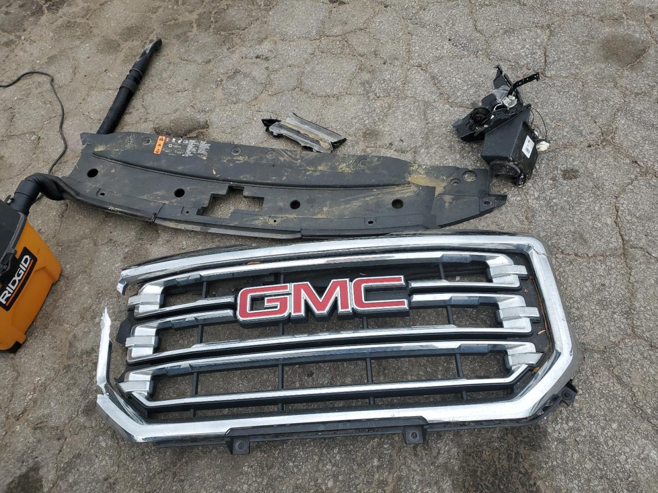2018 GMC SIERRA K1500 SLT — Фото 12 из 13