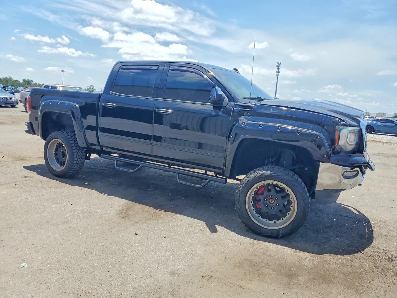 2018 GMC SIERRA K1500 SLT — Фото 4 из 12