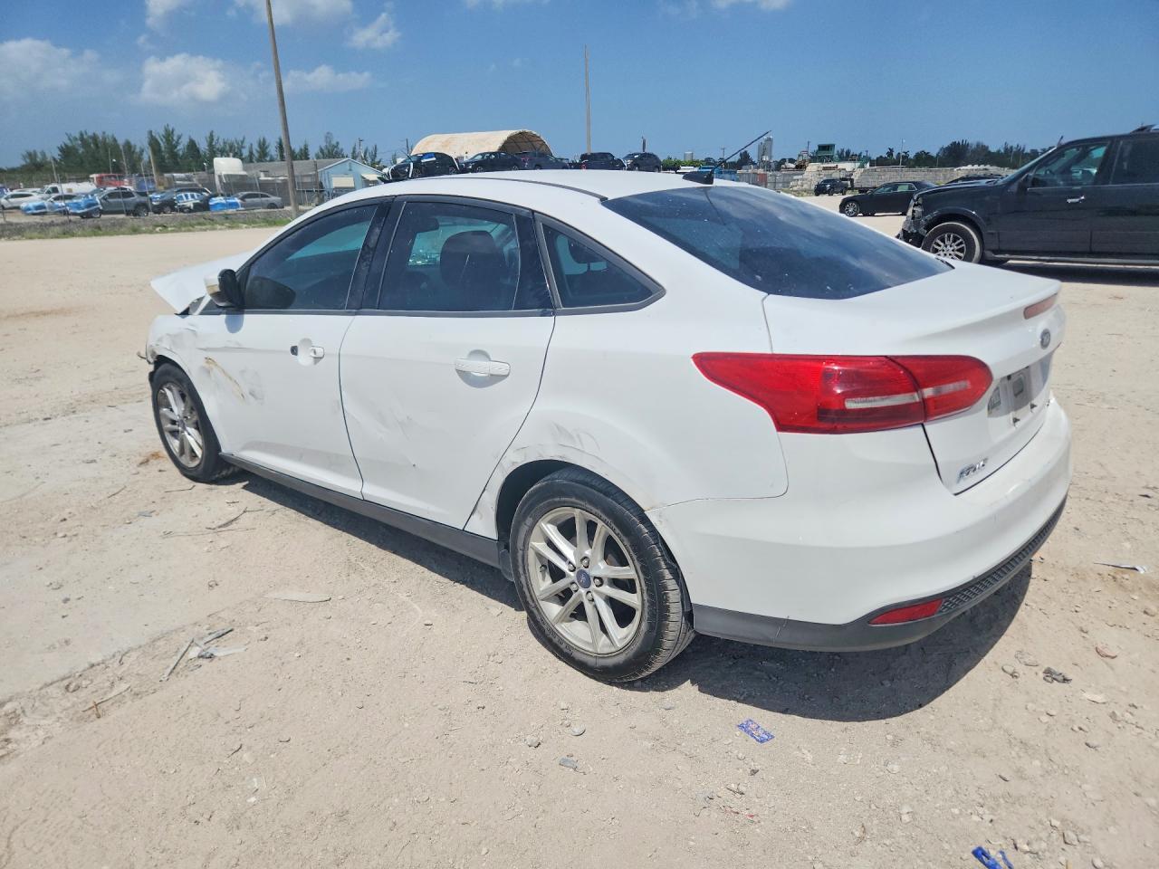 2015 FORD FOCUS SE — Фото 2 из 13