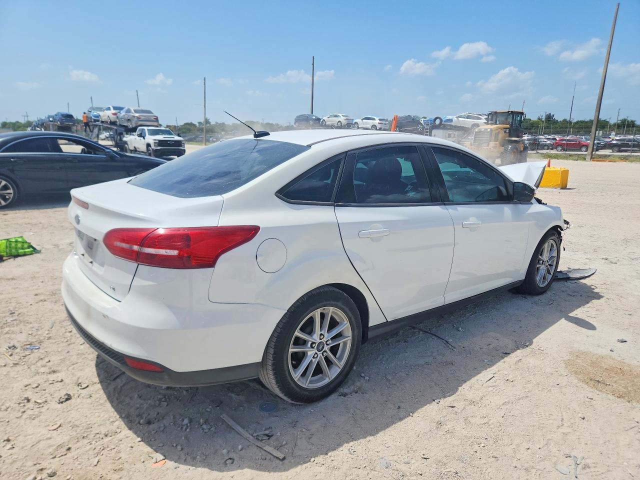 2015 FORD FOCUS SE — Фото 3 из 13