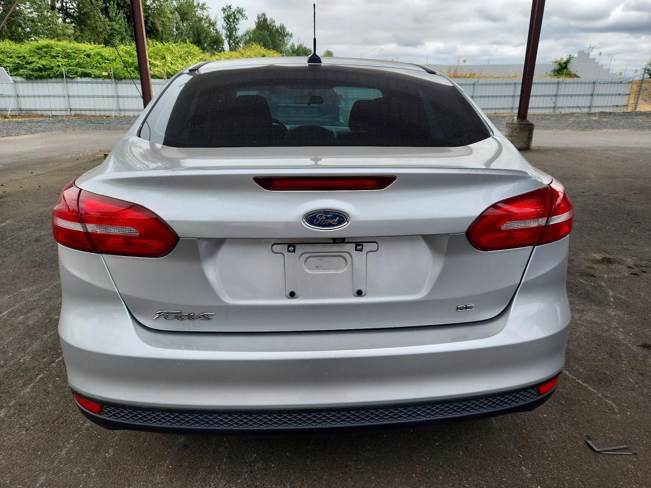 2015 FORD FOCUS SE — Фото 6 из 12