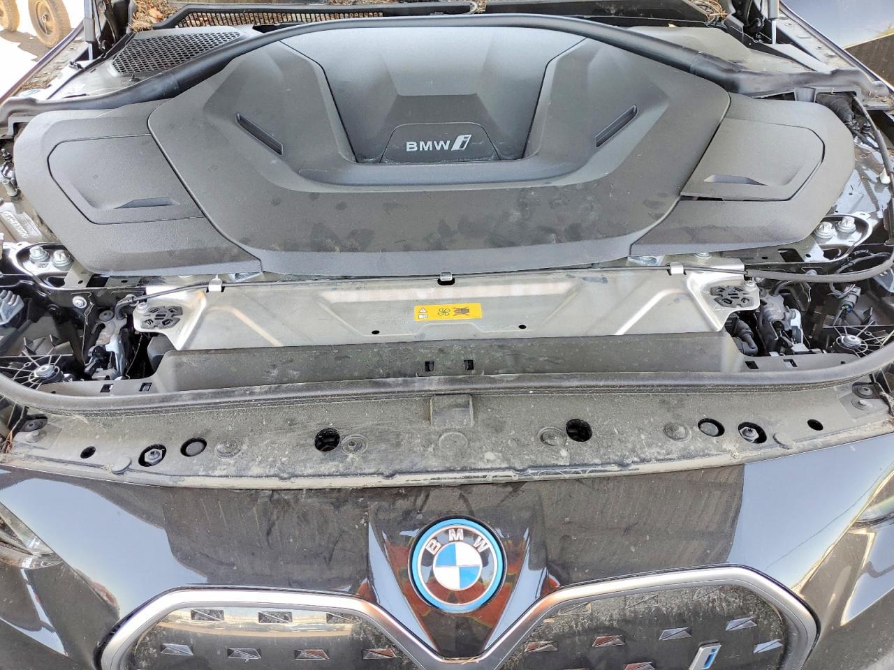2023 BMW I4 EDRIVE 40 — Фото 11 из 13