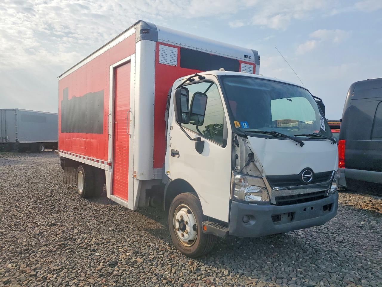 2018 HINO 195 BOX TRUCK — Фото 4 из 13